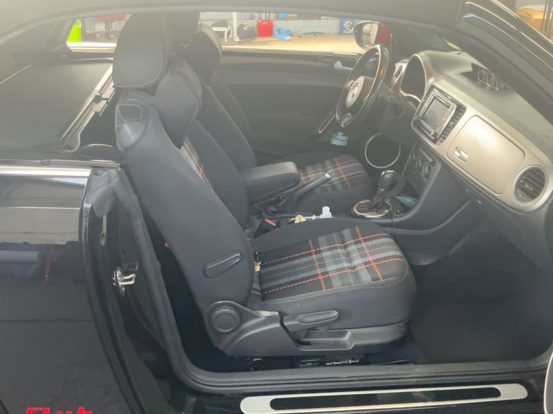 Volkswagen Beetle 2.0 TDI Club BlueMotion Tech — zdjęcie 11