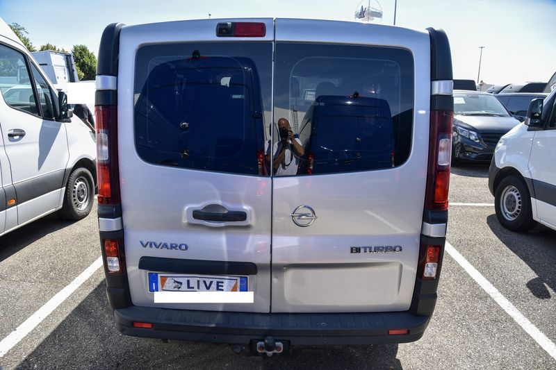 Opel Vivaro 1.6 CDTI Biturbo Combi L1H1 2,9t — zdjęcie 4