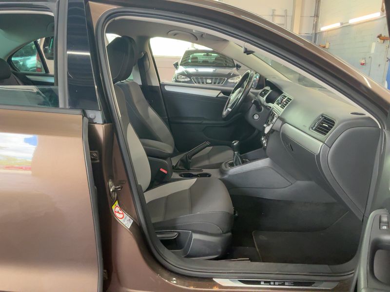 Volkswagen Jetta 1.4 TSI Life — zdjęcie 11