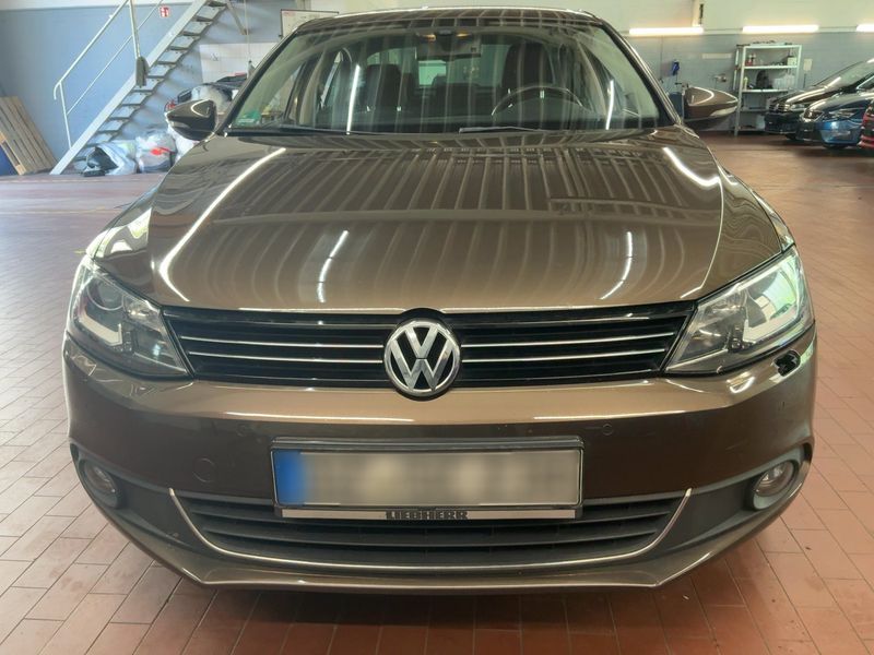Volkswagen Jetta 1.4 TSI Life — zdjęcie 9