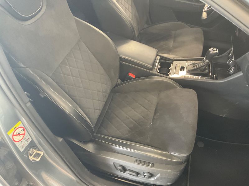 Skoda Superb 2.0 TDI SportLine 2018 – снимка 31