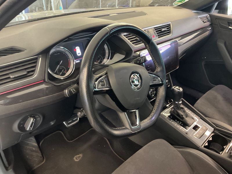 Skoda Superb 2.0 TDI SportLine 2018 – снимка 33