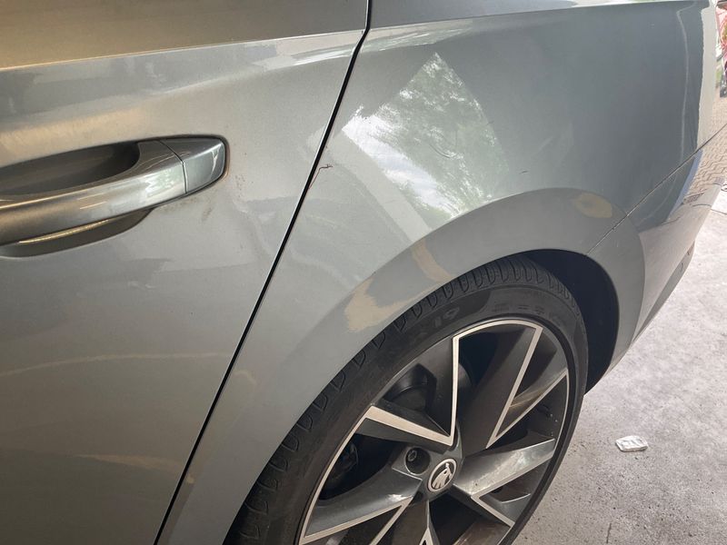 Skoda Superb 2.0 TDI SportLine 2018 – снимка 24