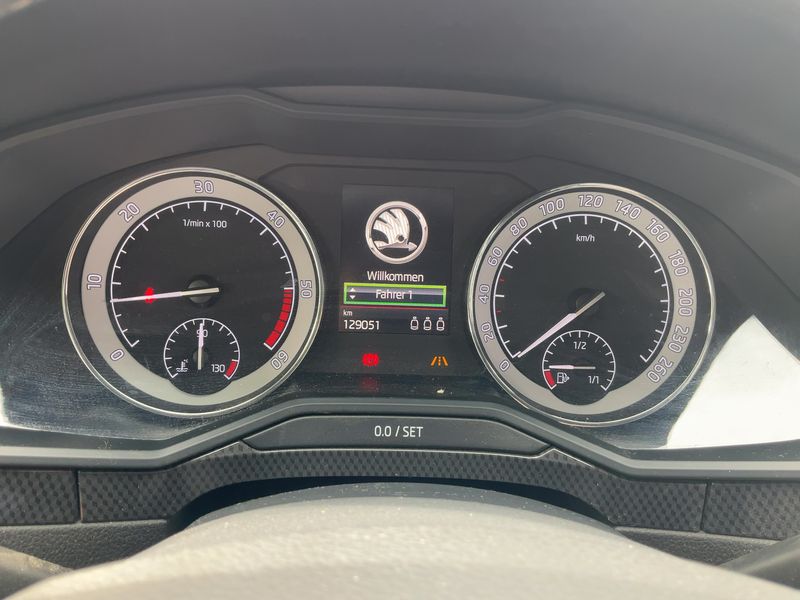 Skoda Superb 2.0 TDI SportLine 2018 – снимка 19