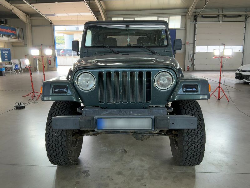 Jeep Wrangler 4.0 Sahara — zdjęcie 9