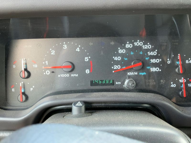 Jeep Wrangler 4.0 Sahara — zdjęcie 13