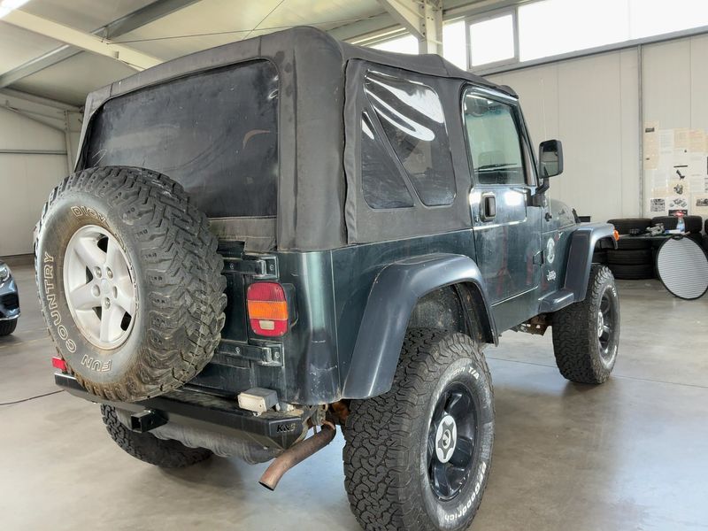 Jeep Wrangler 4.0 Sahara — zdjęcie 6