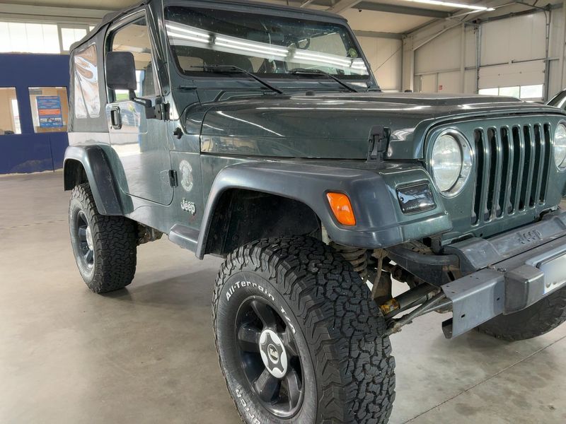 Jeep Wrangler 4.0 Sahara — zdjęcie 8