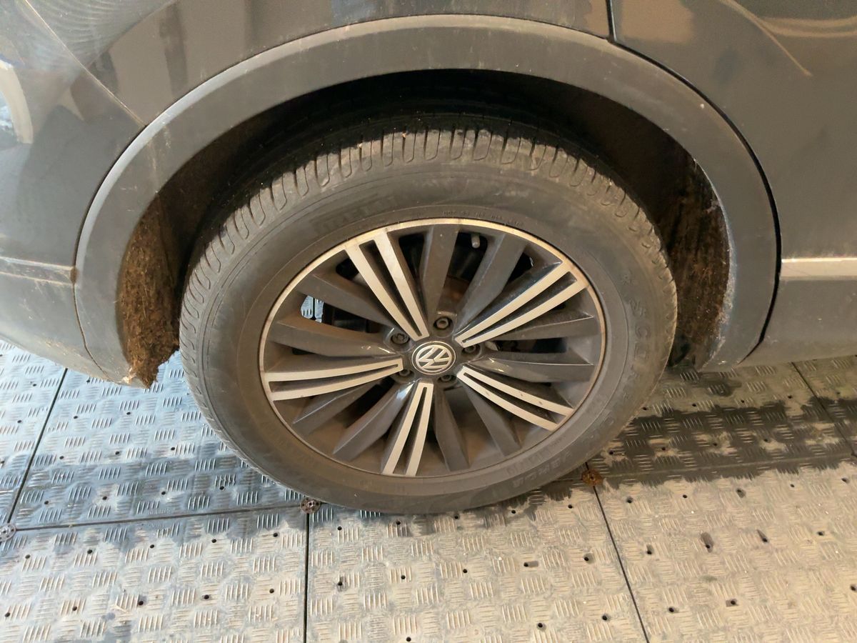 Volkswagen Tiguan 2019 — photo 10
