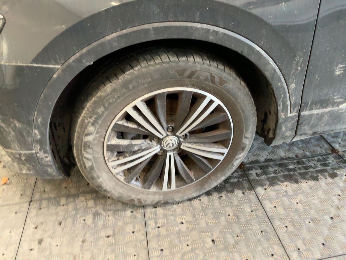 Volkswagen Tiguan 2019 — photo 4
