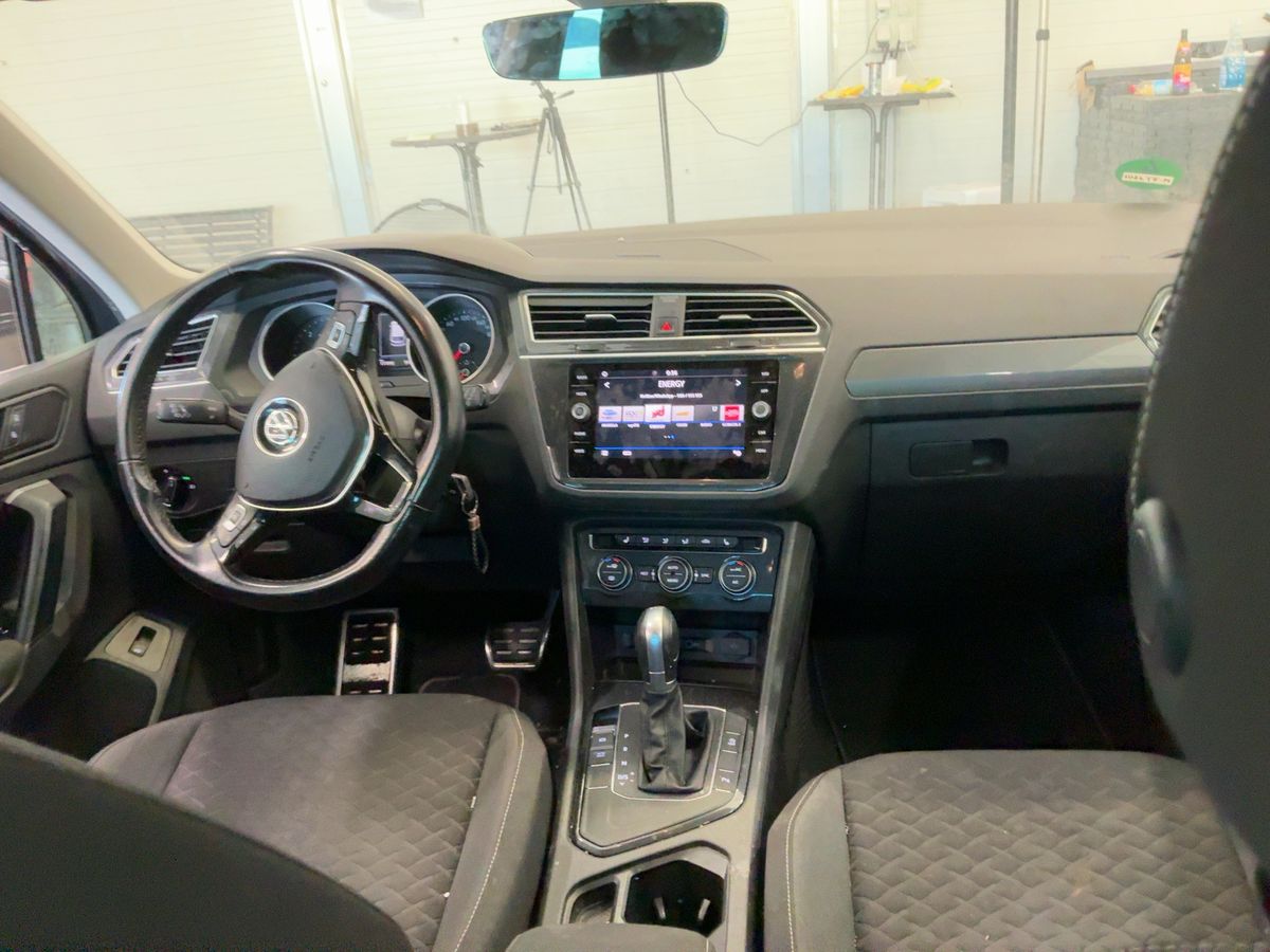 Volkswagen Tiguan 2019 — photo 18