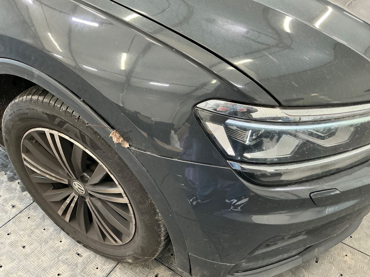 Volkswagen Tiguan 2019 — photo 50