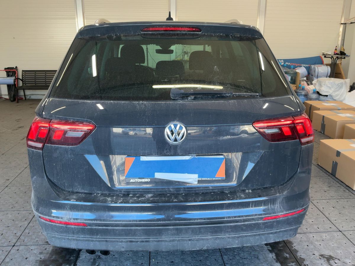 Volkswagen Tiguan 2019 — photo 8