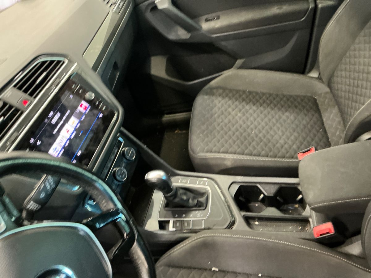 Volkswagen Tiguan 2019 — photo 35