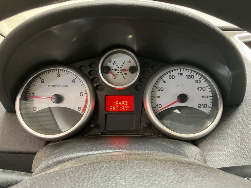 Peugeot 207 1.4 HDi Active — zdjęcie 4