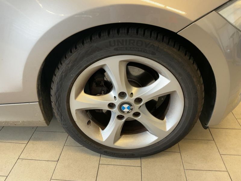 BMW 1er 120i 2008 – снимка 11