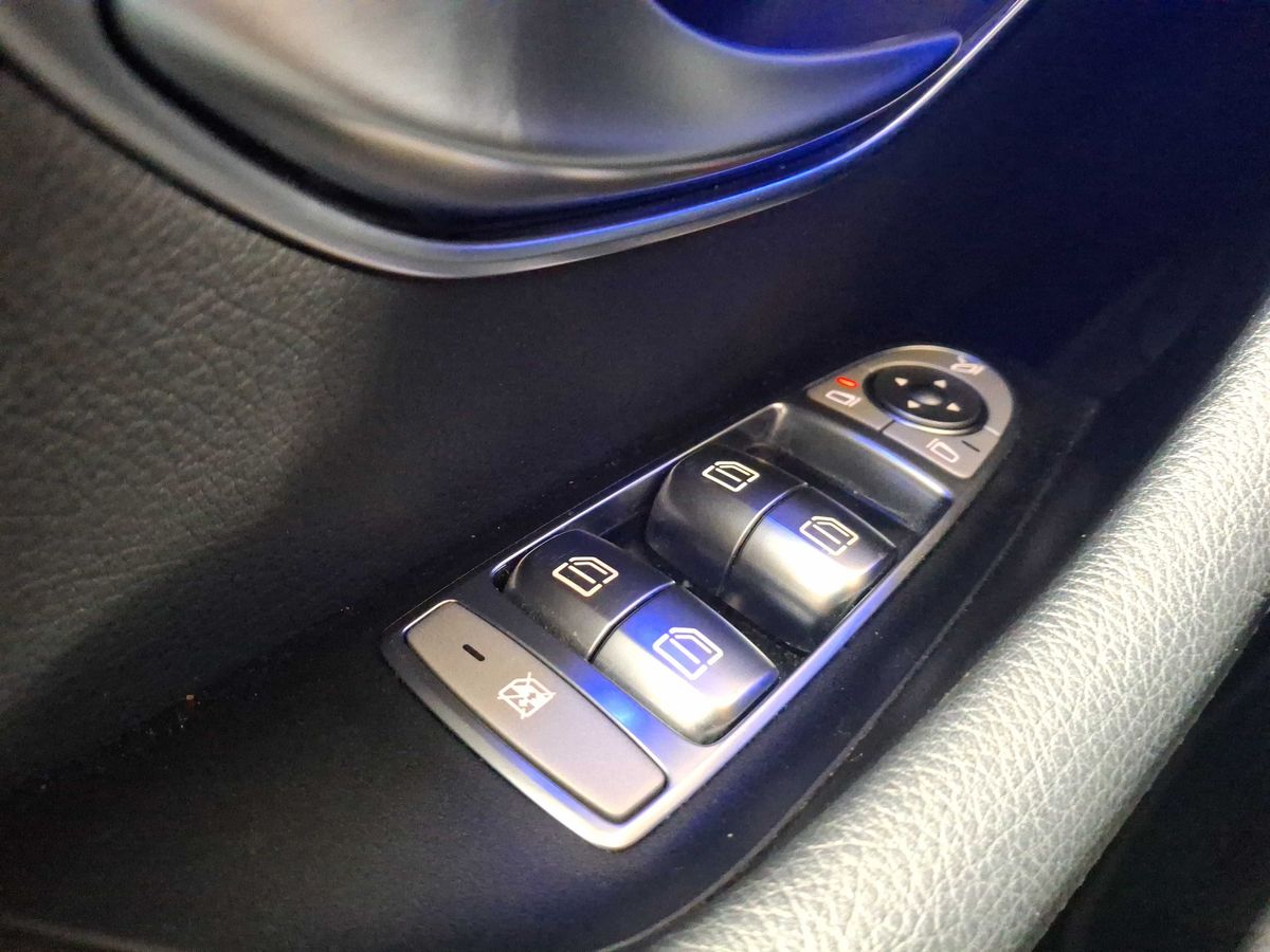 Mercedes-Benz E-Klasse 2023 — photo 48