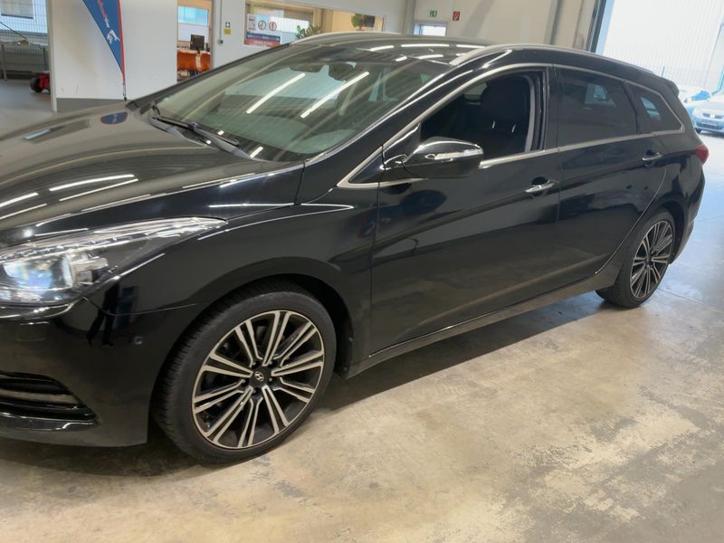 Hyundai i40 1.7 CRDi Premium Blue — zdjęcie 2