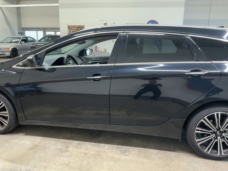 Hyundai i40 1.7 CRDi Premium Blue — zdjęcie 4