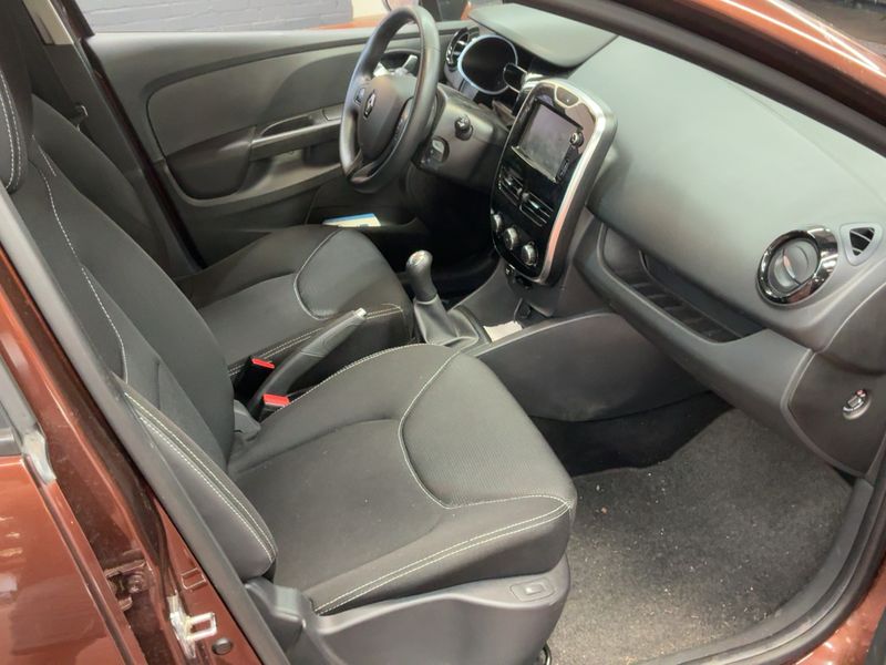 Renault Clio 0.9 Dynamique 2015 – снимка 17