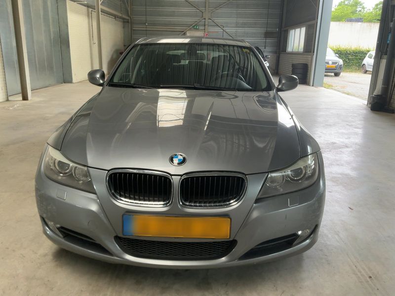 BMW 3er 318d 2009 – снимка 14