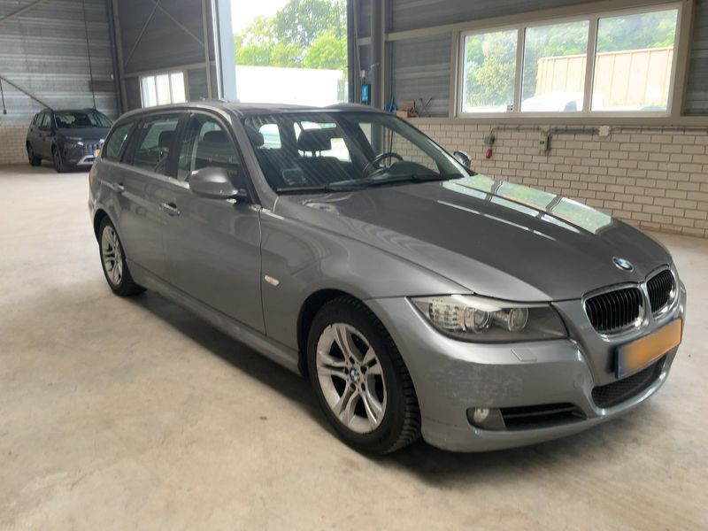 BMW 3er 318d 2009 – снимка 12