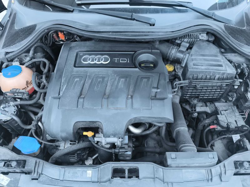 Audi A1 1.6 TDI Attraction — zdjęcie 8