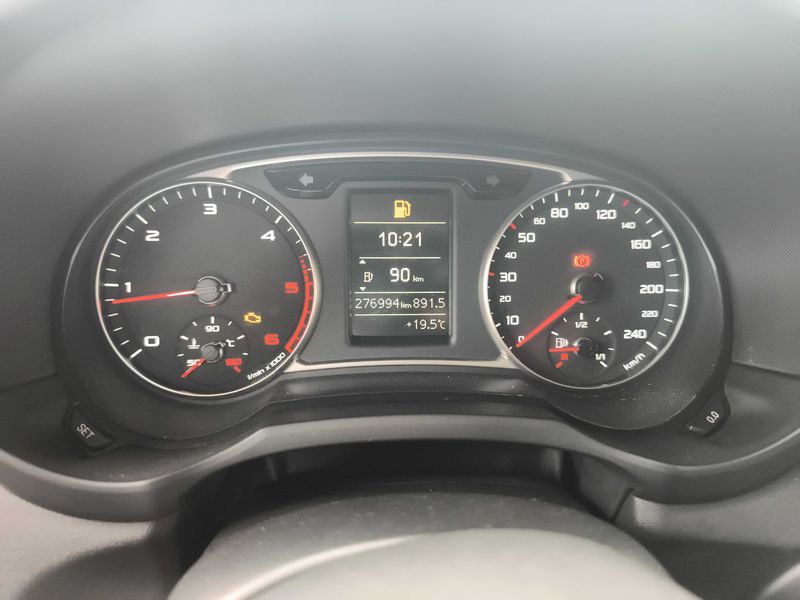 Audi A1 1.6 TDI Attraction — zdjęcie 12