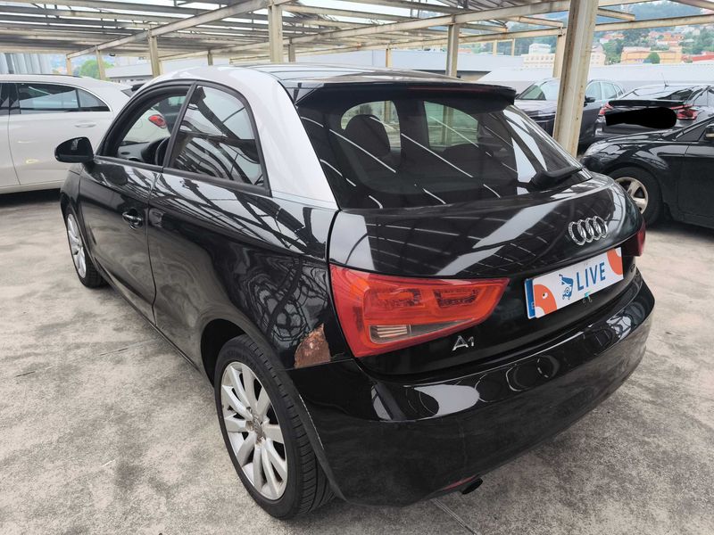 Audi A1 1.6 TDI Attraction — zdjęcie 3