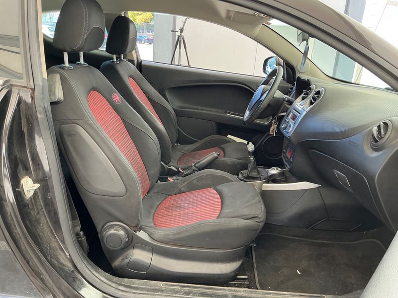 Alfa Romeo MiTo 1.6 JTD Distinctive — zdjęcie 3