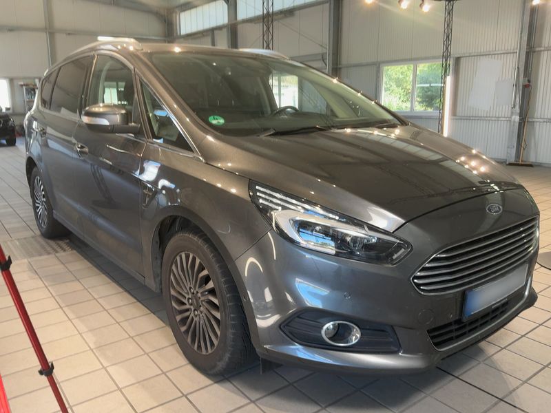 Ford S-Max 1.5 EcoBoost Titanium — zdjęcie 8