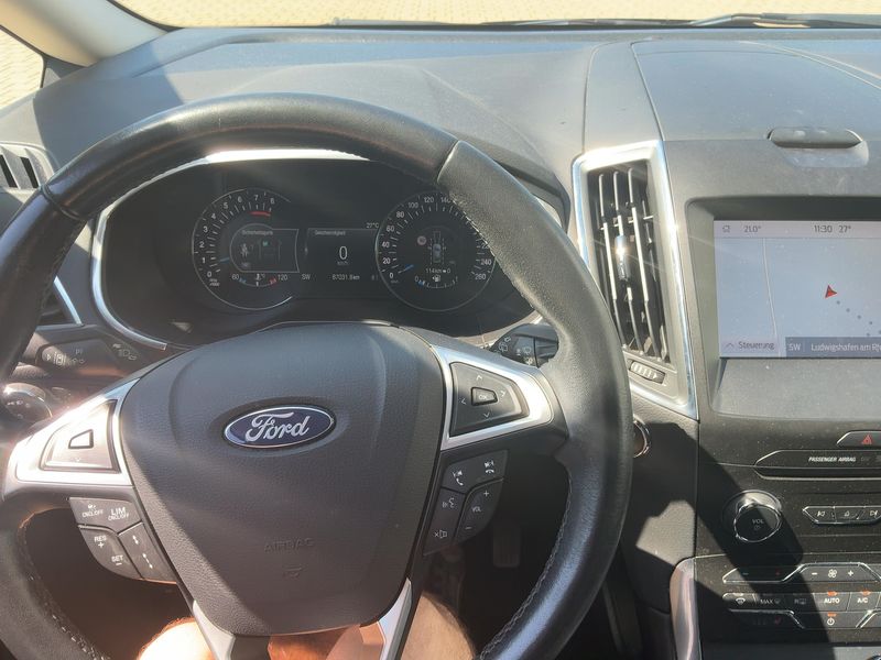 Ford S-Max 1.5 EcoBoost Titanium — zdjęcie 12