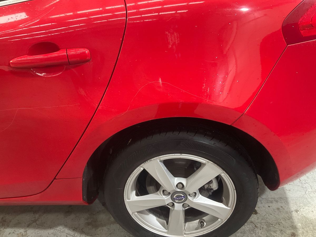 Volvo V40 2014 — photo 27