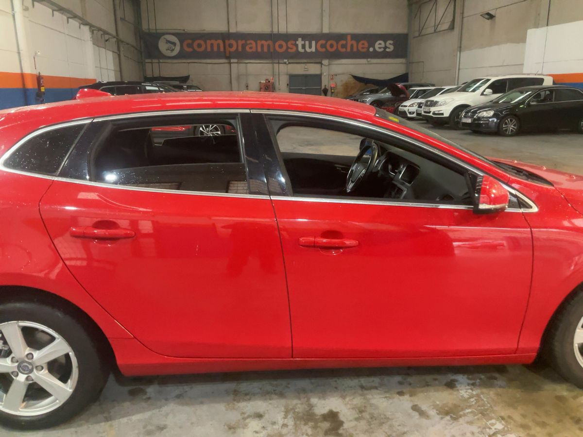 Volvo V40 2014 — photo 11