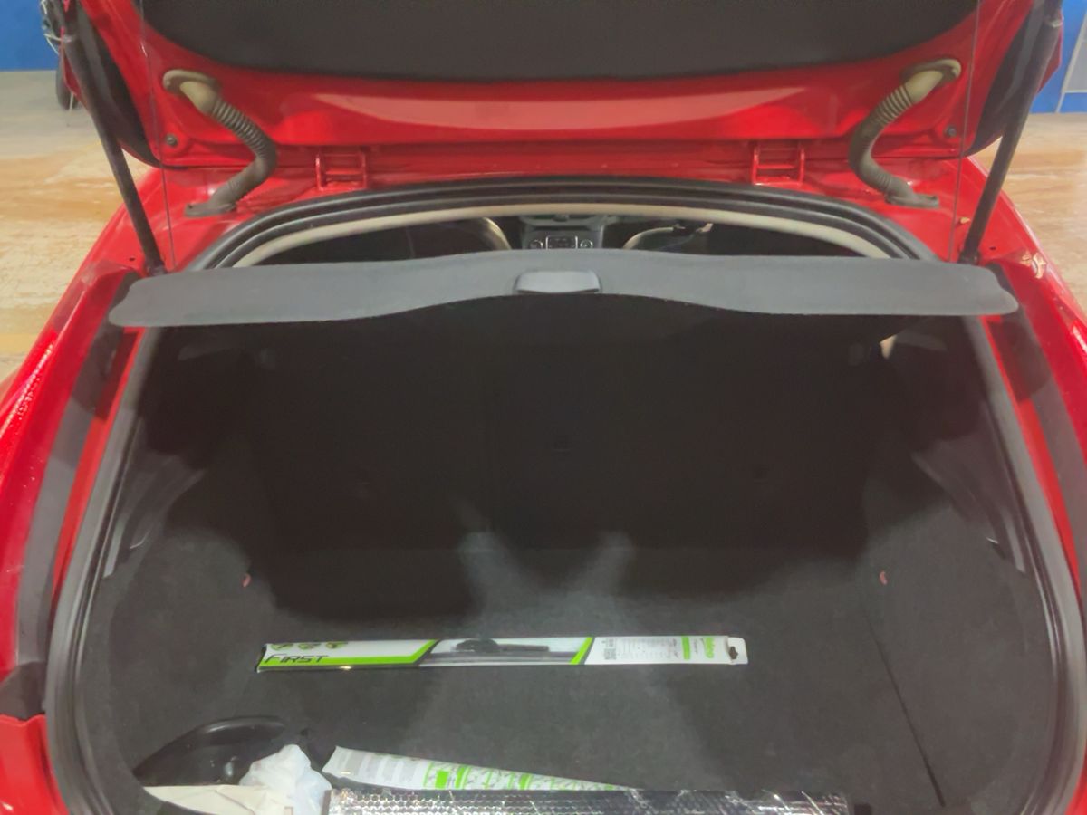 Volvo V40 2014 — photo 16