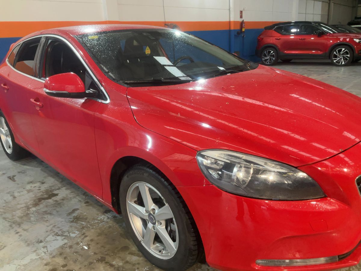 Volvo V40 2014 — photo 13