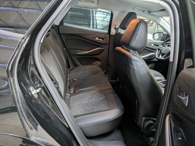 Opel Grandland X 1.2 Turbo Enjoy — zdjęcie 9