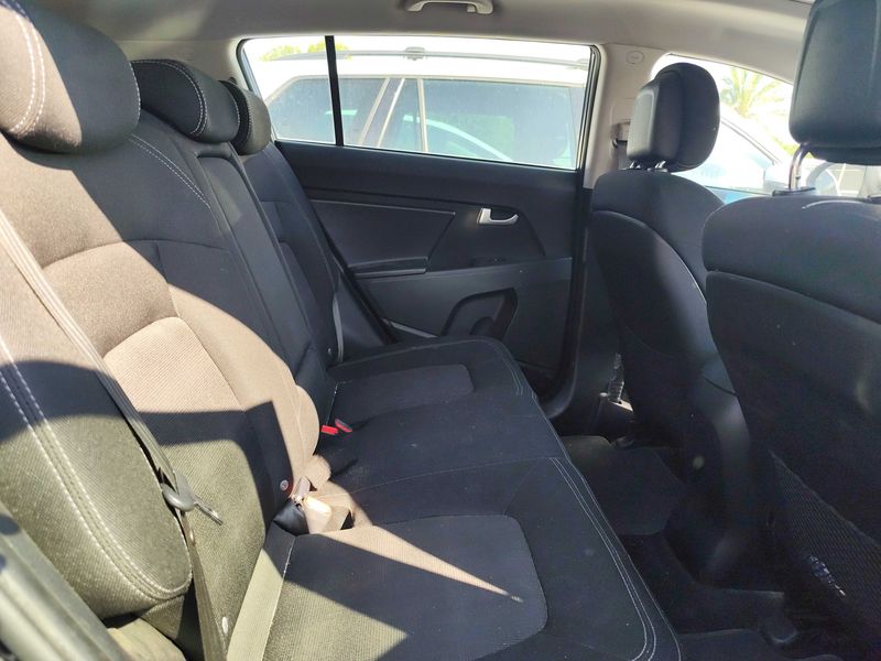 Kia Sportage 1.7 CRDi Drive 4x2 — zdjęcie 14