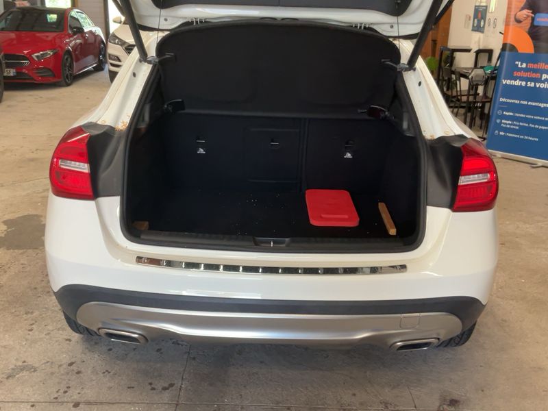Mercedes-Benz GLA-Klasse GLA 200 d Business Executive 2016 – снимка 15