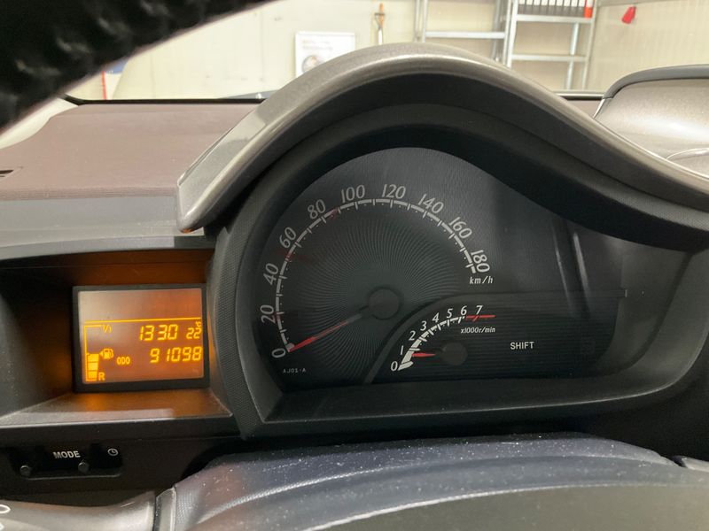Toyota iQ 1.0 VVT-i — zdjęcie 4