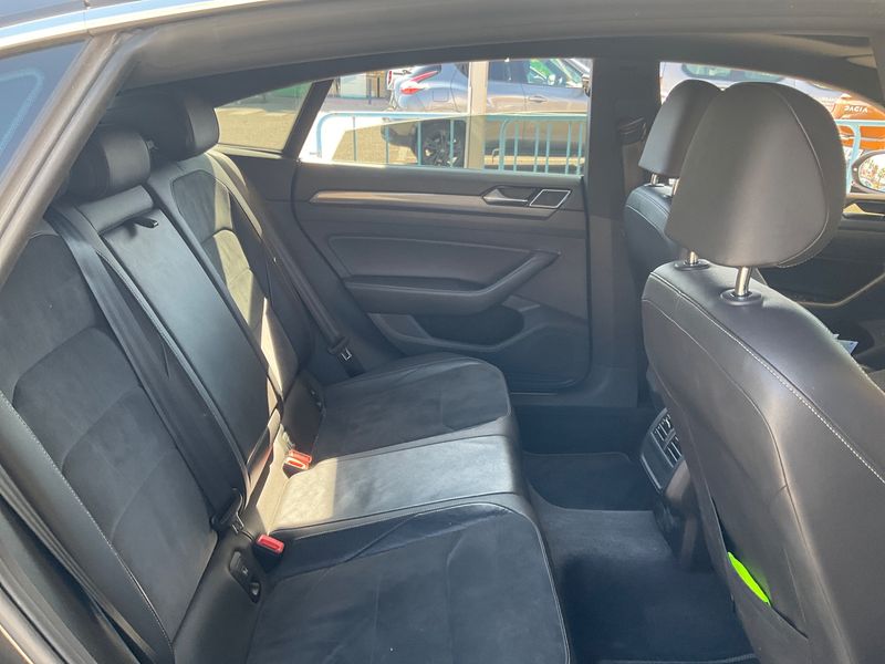 Volkswagen Arteon 2.0 TSI R-Line 4Motion — zdjęcie 14