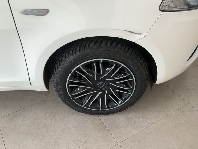 Lancia Ypsilon 1.2 Gold 2019 – снимка 11
