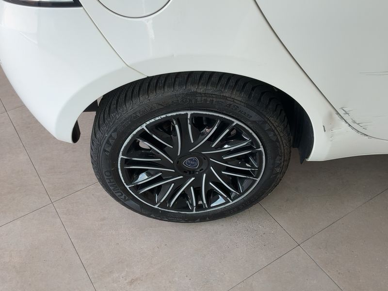 Lancia Ypsilon 1.2 Gold 2019 – снимка 9