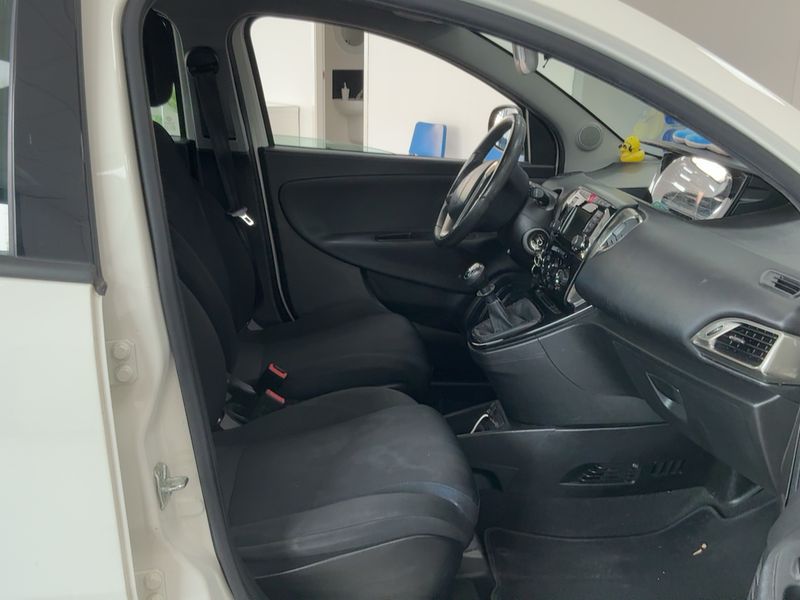 Lancia Ypsilon 1.2 Gold 2019 – снимка 16