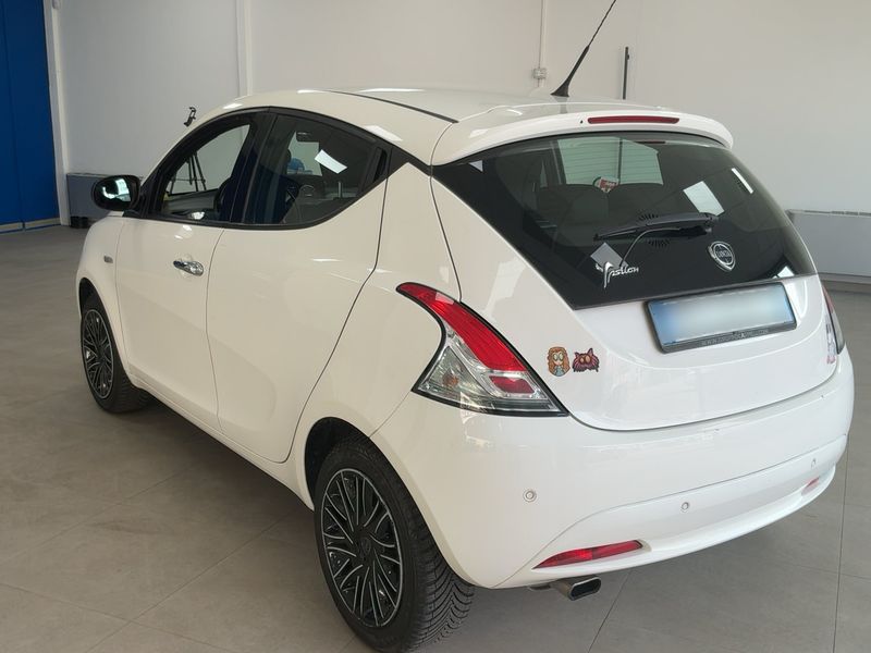 Lancia Ypsilon 1.2 Gold 2019 – снимка 6