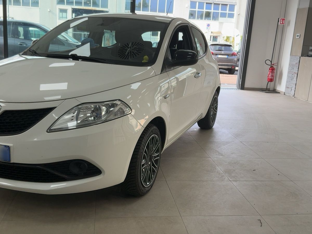 Lancia Ypsilon d'occasion