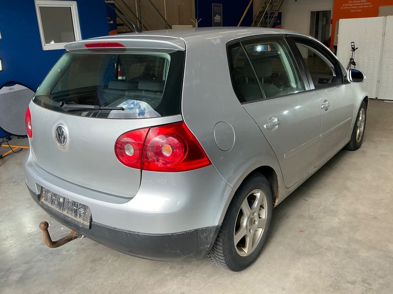 Volkswagen Golf V 1.9 TDI Sportline 4Motion — zdjęcie 2