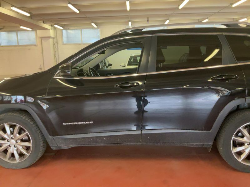 Jeep Cherokee 2.0 M-Jet Limited FWD — zdjęcie 4