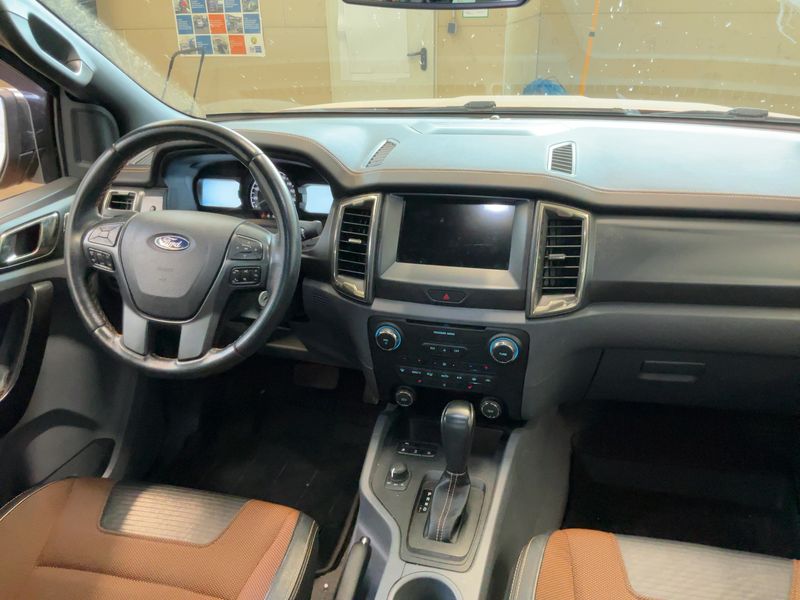 Ford Ranger 3.2 TDCi Doppelkabine 4x4 Wildtrak — zdjęcie 12