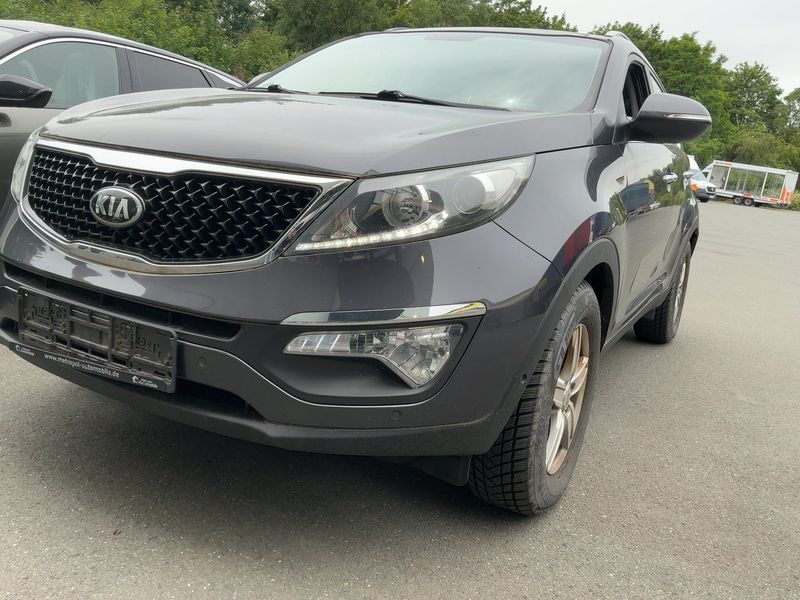 Kia Sportage 1.7 CRDi Dream Team 2WD — zdjęcie 2